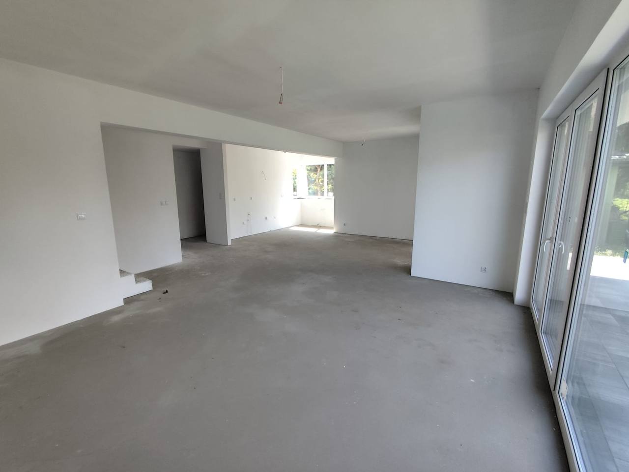 Strefa dzienna z oknami panoramicznymi